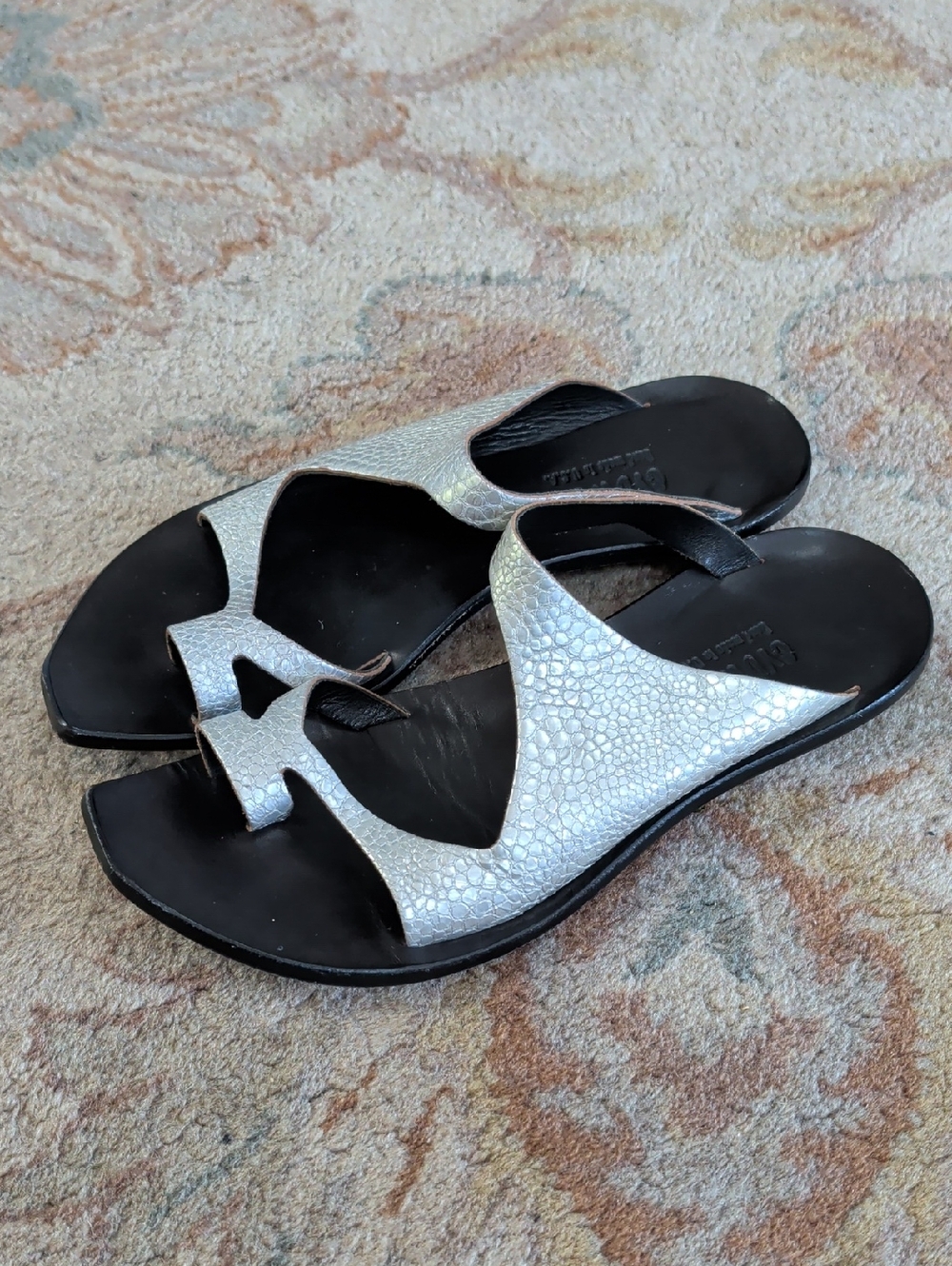 CYDWOQ Key Women's Silver Textured Slide Sandals Lagenlook